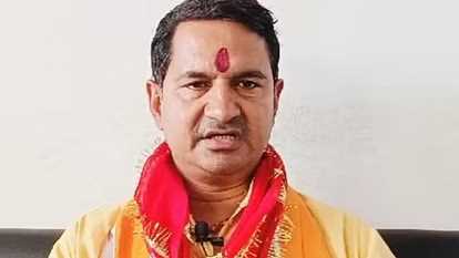 हिंदू बहनों से कलमा पढ़वाया तो मौलाना तौकीर रजा की जीभ काट दूंगा : दिनेश शर्मा